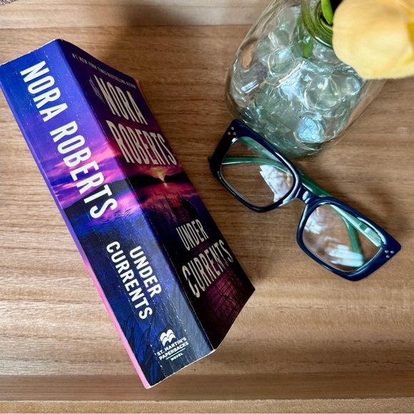 Under Currents by Nora Roberts | Romantic Suspense Paperback | Family Secrets - Picture 4 of 6